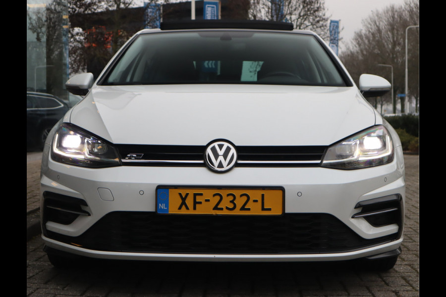 Volkswagen Golf 1.5 TSI Highline R-Line // Dealeronderhouden