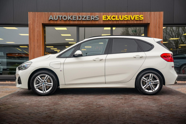 BMW 2 Serie Active Tourer 225xe iPerformance High Executive M Pakket Camera Pano HUD Clima Cruise Leer 17"LM