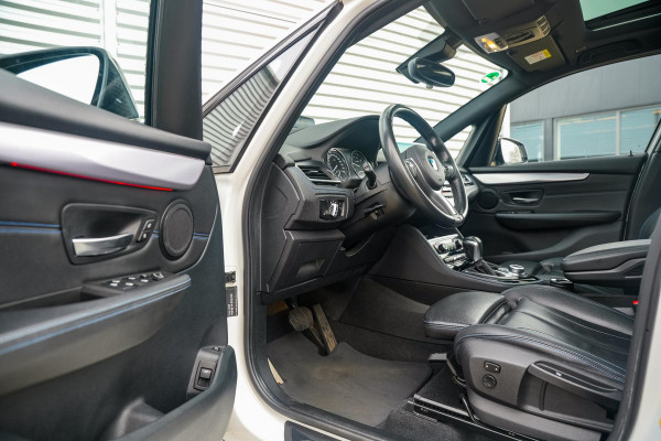 BMW 2 Serie Active Tourer 225xe iPerformance High Executive M Pakket Camera Pano HUD Clima Cruise Leer 17"LM