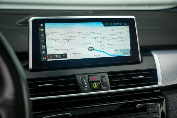 BMW 2 Serie Active Tourer 225xe iPerformance High Executive M Pakket Camera Pano HUD Clima Cruise Leer 17"LM
