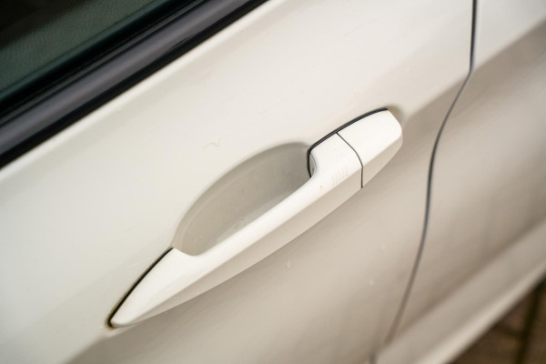 BMW 2 Serie Active Tourer 225xe iPerformance High Executive M Pakket Camera Pano HUD Clima Cruise Leer 17"LM