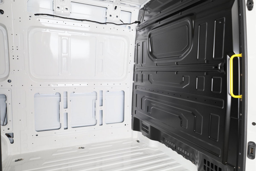 Volkswagen Crafter Comfortline L3 (2) Bestelwagen 2.0 TDI EU6 103 kW Volkswagen Bedrijfswagens Crafter Comfortline L3H3 2.0 TDI EU6 140 pk GVW 3.5T NETTO DEAL!! VOORRAAD!!