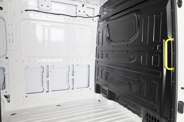 Volkswagen Crafter Comfortline L3 (2) Bestelwagen 2.0 TDI EU6 103 kW Volkswagen Bedrijfswagens Crafter Comfortline L3H3 2.0 TDI EU6 140 pk GVW 3.5T NETTO DEAL!! VOORRAAD!!