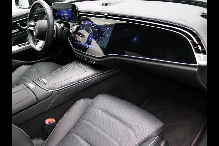 Mercedes-Benz E-Klasse 300 e AMG Plug-In Hybride AMG Line | Panorama Schuif-Kanteldak | Widescreen Dashboard | Burmester® 4D surround sound system | Digil Licht. Inclusief 24 maanden MB Certified garantie voor Europa.