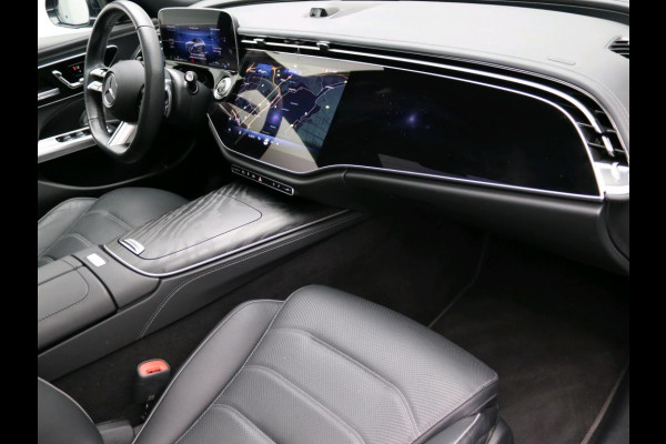 Mercedes-Benz E-Klasse 300 e AMG Plug-In Hybride AMG Line | Panorama Schuif-Kanteldak | Widescreen Dashboard | Burmester® 4D surround sound system | Digil Licht. Inclusief 24 maanden MB Certified garantie voor Europa.