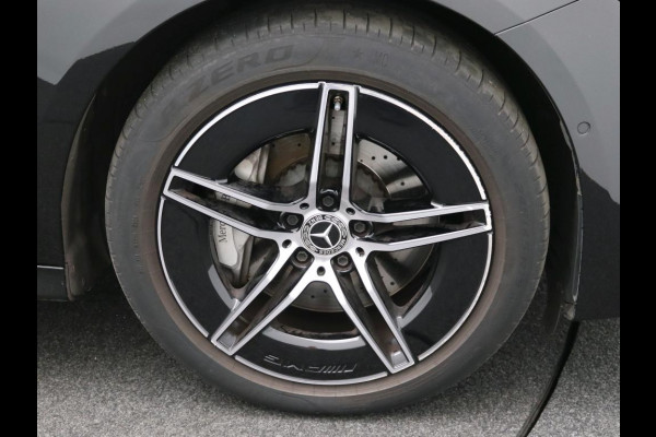 Mercedes-Benz E-Klasse 300 e AMG Plug-In Hybride AMG Line | Panorama Schuif-Kanteldak | Widescreen Dashboard | Burmester® 4D surround sound system | Digil Licht. Inclusief 24 maanden MB Certified garantie voor Europa.