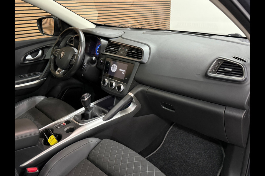 Renault Kadjar 1.3 TCe Intens | Pano | Trekhaak | Sportstoelen | BOSE | 19' inch | Stoelverwarming | LED | DAB Radio | Keyless