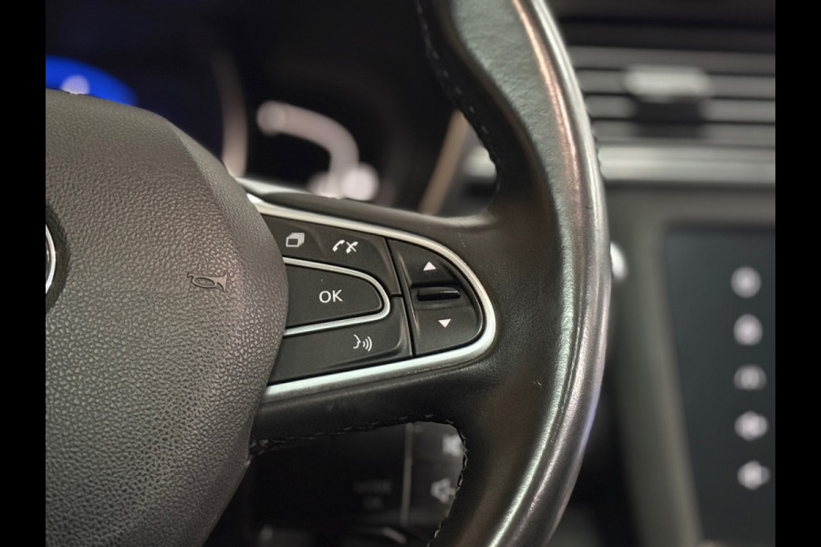 Renault Kadjar 1.3 TCe Intens | Pano | Trekhaak | Sportstoelen | BOSE | 19' inch | Stoelverwarming | LED | DAB Radio | Keyless