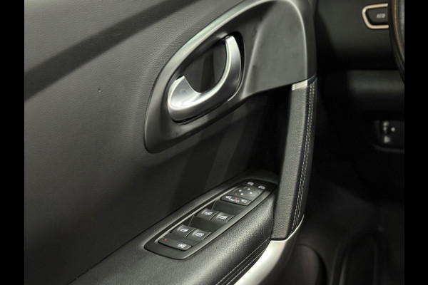 Renault Kadjar 1.3 TCe Intens | Pano | Trekhaak | Sportstoelen | BOSE | 19' inch | Stoelverwarming | LED | DAB Radio | Keyless