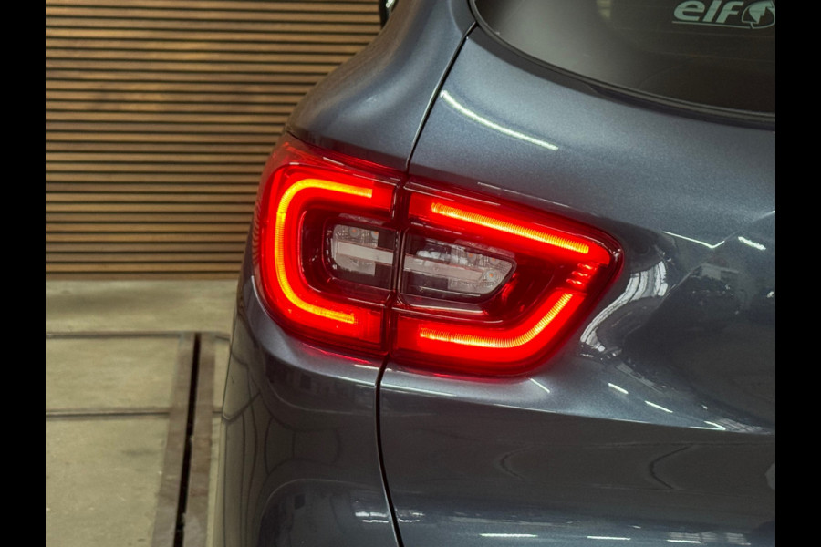 Renault Kadjar 1.3 TCe Intens | Pano | Trekhaak | Sportstoelen | BOSE | 19' inch | Stoelverwarming | LED | DAB Radio | Keyless