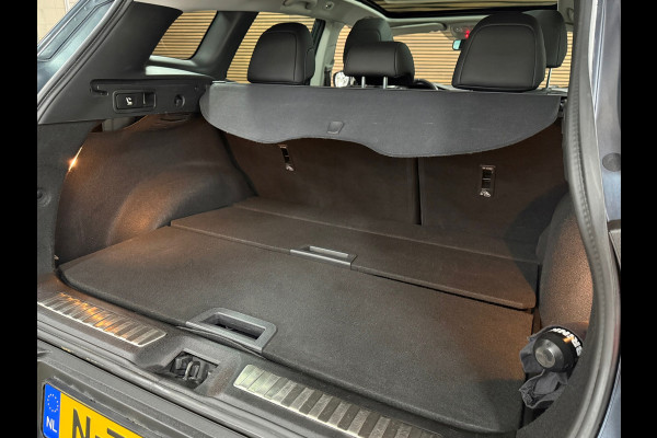 Renault Kadjar 1.3 TCe Intens | Pano | Trekhaak | Sportstoelen | BOSE | 19' inch | Stoelverwarming | LED | DAB Radio | Keyless