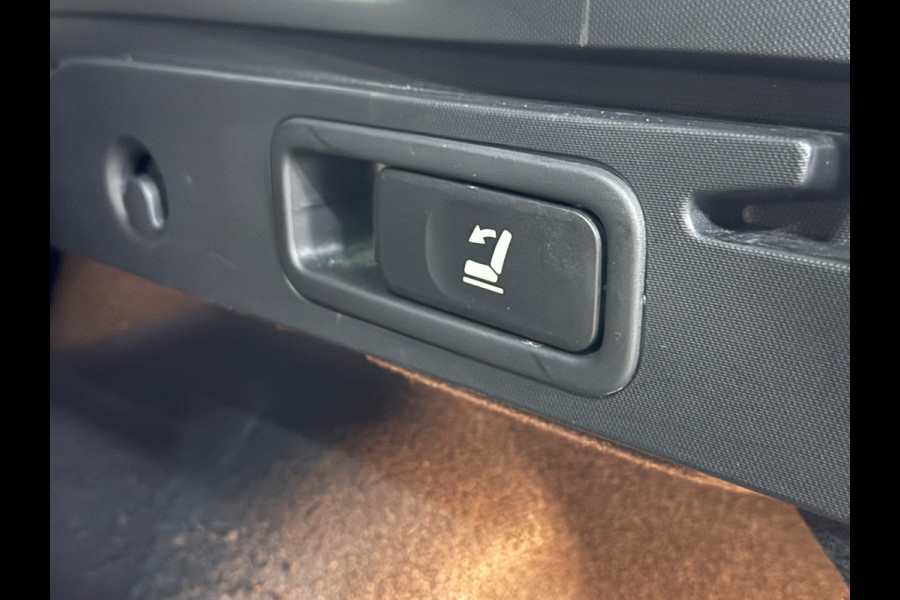 Renault Kadjar 1.3 TCe Intens | Pano | Trekhaak | Sportstoelen | BOSE | 19' inch | Stoelverwarming | LED | DAB Radio | Keyless