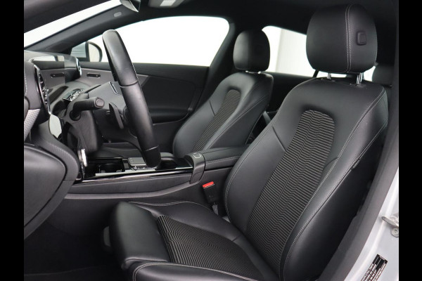 Mercedes-Benz CLA-Klasse Shooting Brake 180 Business Solution | Stoelverwarming | Carplay | Camera | Half leder | Widescreen | Dodehoek detectie | Navigatie | Park Assist