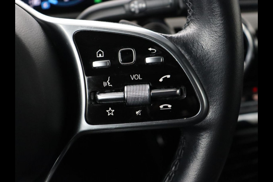 Mercedes-Benz CLA-Klasse Shooting Brake 180 Business Solution | Stoelverwarming | Carplay | Camera | Half leder | Widescreen | Dodehoek detectie | Navigatie | Park Assist