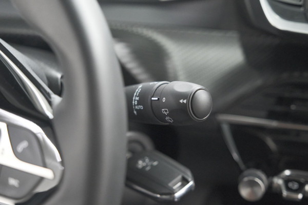 Peugeot 2008 PureTech 130 Active Pack | Trekhaak | Camera | Navigatie | Parkeersensoren | Apple Carplay