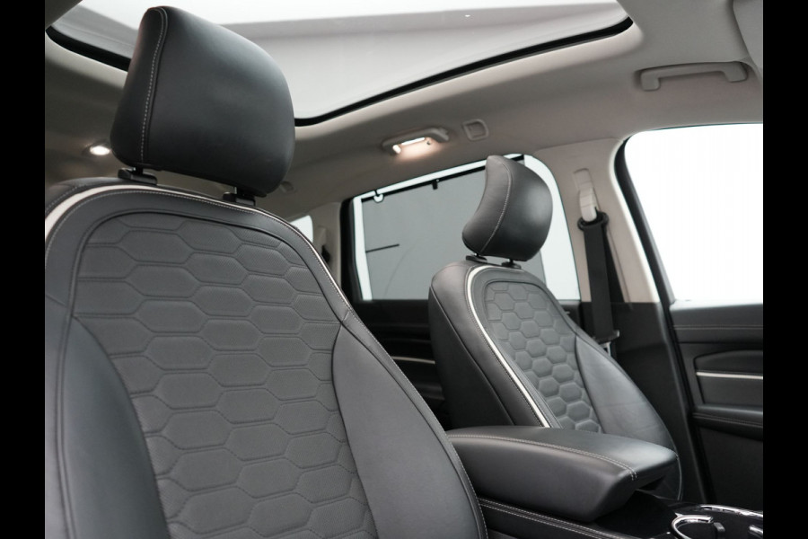 Ford S-Max 2.0 Vignale 7 Persoons 241pk Dealer O.H. | Panodak | Adaptive Cruise | 360 Camera | Lederen Comfortstoelen Memory & Verwarmd | Apple Carplay | Stuur Verwarmd | Keyless | Sfeerverlichting | Blis | Navigatie | DAB |