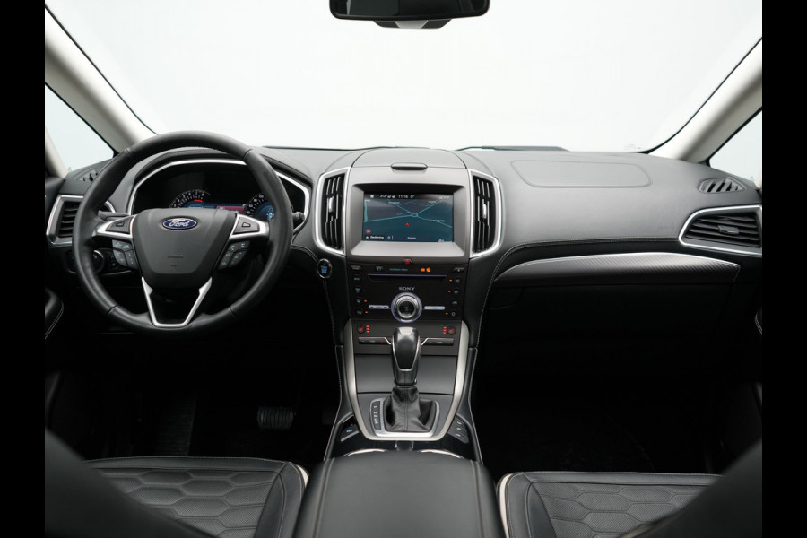 Ford S-Max 2.0 Vignale 7 Persoons 241pk Dealer O.H. | Panodak | Adaptive Cruise | 360 Camera | Lederen Comfortstoelen Memory & Verwarmd | Apple Carplay | Stuur Verwarmd | Keyless | Sfeerverlichting | Blis | Navigatie | DAB |