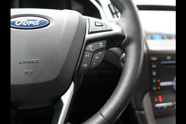 Ford S-Max 2.0 Vignale 7 Persoons 241pk Dealer O.H. | Panodak | Adaptive Cruise | 360 Camera | Lederen Comfortstoelen Memory & Verwarmd | Apple Carplay | Stuur Verwarmd | Keyless | Sfeerverlichting | Blis | Navigatie | DAB |