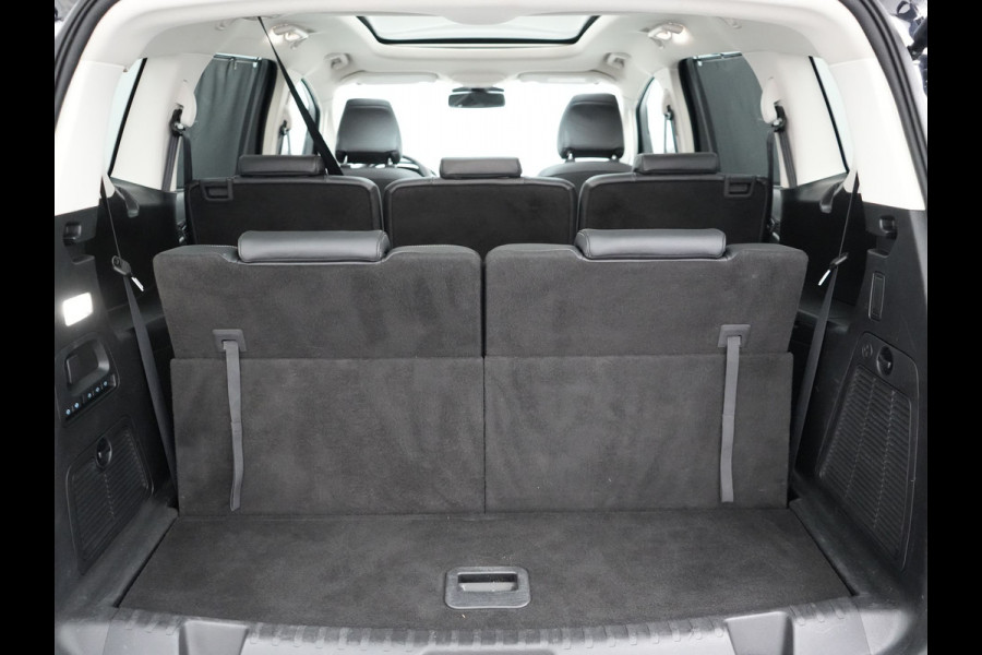 Ford S-Max 2.0 Vignale 7 Persoons 241pk Dealer O.H. | Panodak | Adaptive Cruise | 360 Camera | Lederen Comfortstoelen Memory & Verwarmd | Apple Carplay | Stuur Verwarmd | Keyless | Sfeerverlichting | Blis | Navigatie | DAB |