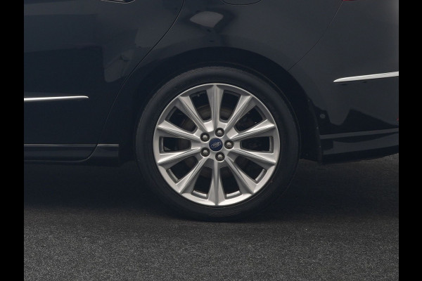 Ford S-Max 2.0 Vignale 7 Persoons 241pk Dealer O.H. | Panodak | Adaptive Cruise | 360 Camera | Lederen Comfortstoelen Memory & Verwarmd | Apple Carplay | Stuur Verwarmd | Keyless | Sfeerverlichting | Blis | Navigatie | DAB |