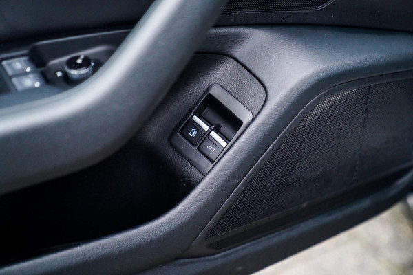 Audi A6 Avant 55 TFSI e quattro Competition | Pano | Trekhaak | 2x S-Line | Achteruitrijcamera