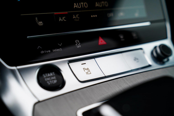 Audi A6 Avant 55 TFSI e quattro Competition | Pano | Trekhaak | 2x S-Line | Achteruitrijcamera