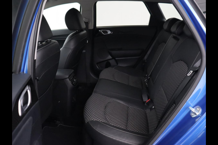 Kia Ceed 1.6 GDI PHEV DynamicPlusLine | Trekhaak | Stoel & stuurverwarming | Adaptive cruise | Camera | Carplay | Half leder | Keyless | Full LED | Climate control