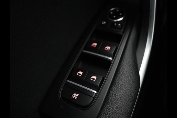 Kia Ceed 1.6 GDI PHEV DynamicPlusLine | Trekhaak | Stoel & stuurverwarming | Adaptive cruise | Camera | Carplay | Half leder | Keyless | Full LED | Climate control