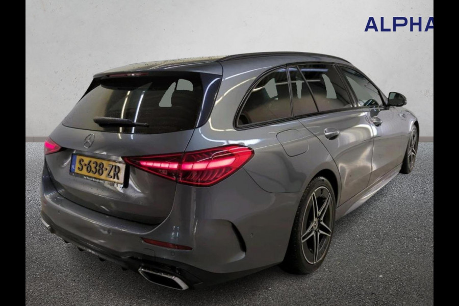 Mercedes-Benz C-Klasse Estate 180 AMG Line Full Options NL Auto (€ 69.167 New!) Panoramadak Burmester Audio Achterasbesturing Digital LED Koplamp Ambiente Premium Plus Pack Leder HUD Display Night Pack