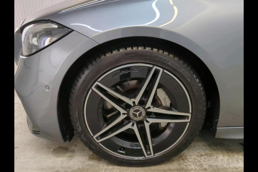 Mercedes-Benz C-Klasse Estate 180 AMG Line Full Options NL Auto (€ 69.167 New!) Panoramadak Burmester Audio Achterasbesturing Digital LED Koplamp Ambiente Premium Plus Pack Leder HUD Display Night Pack