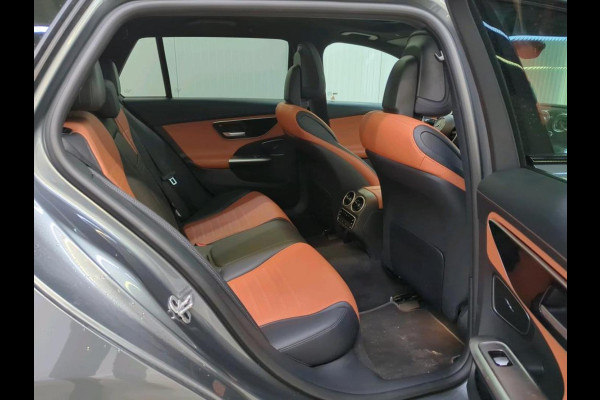 Mercedes-Benz C-Klasse Estate 180 AMG Line Full Options NL Auto (€ 69.167 New!) Panoramadak Burmester Audio Achterasbesturing Digital LED Koplamp Ambiente Premium Plus Pack Leder HUD Display Night Pack