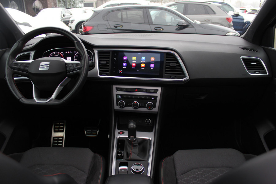 Seat Ateca 1.5 TSI Xperience Business Intense / Trekhaak / Panoramadak / Camera / Virtual Cockpit / CarPlay / 18'' / Keyless / Rijstrooksensor / Navigatie / LED / DAB / Stuur+Stoelverwarming / ACC