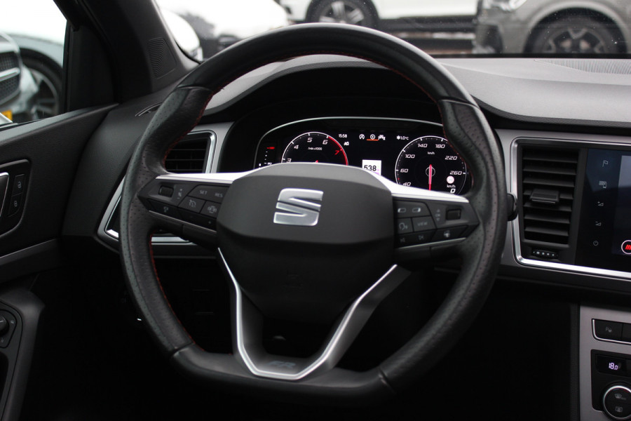 Seat Ateca 1.5 TSI Xperience Business Intense / Trekhaak / Panoramadak / Camera / Virtual Cockpit / CarPlay / 18'' / Keyless / Rijstrooksensor / Navigatie / LED / DAB / Stuur+Stoelverwarming / ACC