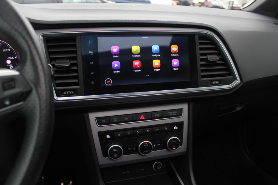 Seat Ateca 1.5 TSI Xperience Business Intense / Trekhaak / Panoramadak / Camera / Virtual Cockpit / CarPlay / 18'' / Keyless / Rijstrooksensor / Navigatie / LED / DAB / Stuur+Stoelverwarming / ACC