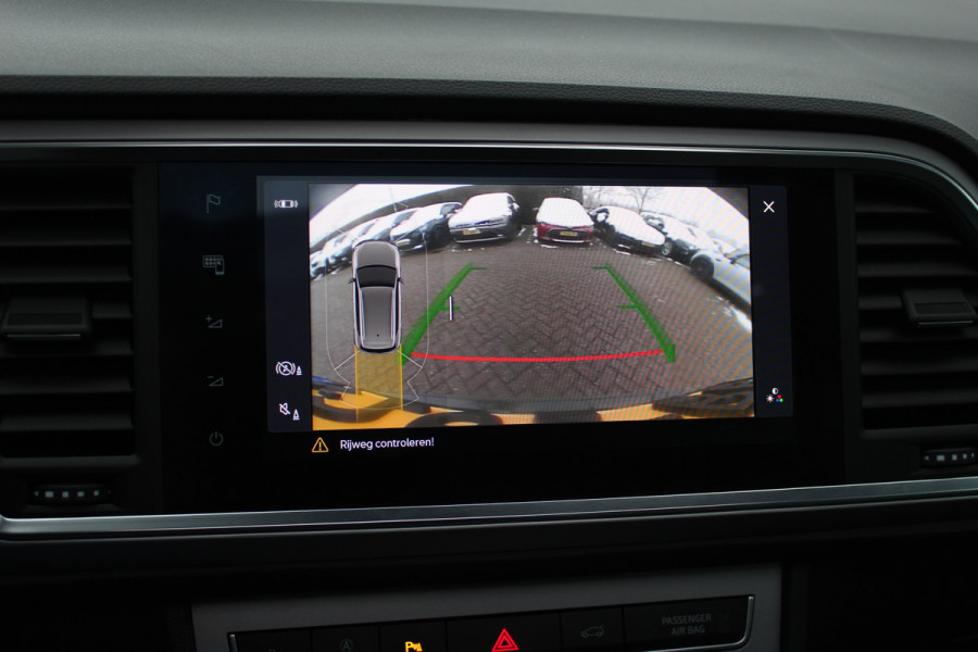 Seat Ateca 1.5 TSI Xperience Business Intense / Trekhaak / Panoramadak / Camera / Virtual Cockpit / CarPlay / 18'' / Keyless / Rijstrooksensor / Navigatie / LED / DAB / Stuur+Stoelverwarming / ACC