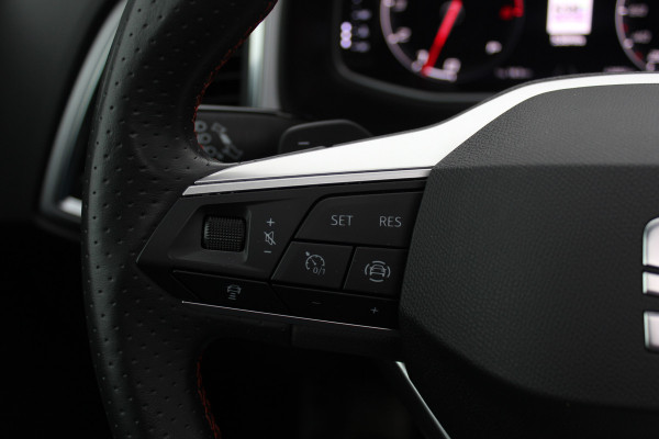 Seat Ateca 1.5 TSI Xperience Business Intense / Trekhaak / Panoramadak / Camera / Virtual Cockpit / CarPlay / 18'' / Keyless / Rijstrooksensor / Navigatie / LED / DAB / Stuur+Stoelverwarming / ACC