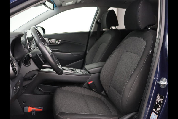 Hyundai Kona EV Fashion 64 kWh | 3-Fase | SOH 100% | Head-Up | Adaptive cruise | Carplay | Warmtepomp | Camera | Krell Audio | Navigatie | Parkeerhulp