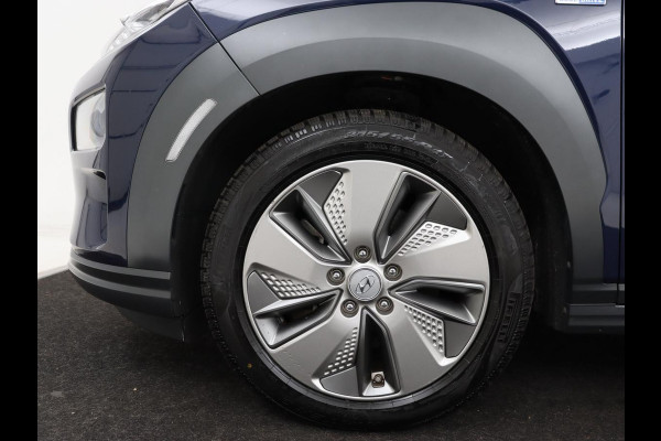 Hyundai Kona EV Fashion 64 kWh | 3-Fase | SOH 100% | Head-Up | Adaptive cruise | Carplay | Warmtepomp | Camera | Krell Audio | Navigatie | Parkeerhulp