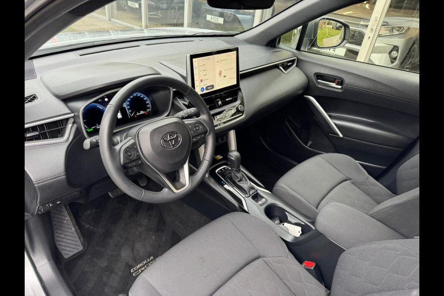 Toyota Corolla Cross 1.8 Hybrid Style | December 2024, Elektrische achterklep, 18 inch, Dodehoekherkenning, Parkeersensoren, Stuurverwarming