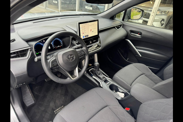 Toyota Corolla Cross 1.8 Hybrid Style | December 2024, Elektrische achterklep, 18 inch, Dodehoekherkenning, Parkeersensoren, Stuurverwarming