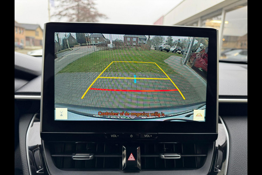 Toyota Corolla Cross 1.8 Hybrid Style | December 2024, Elektrische achterklep, 18 inch, Dodehoekherkenning, Parkeersensoren, Stuurverwarming