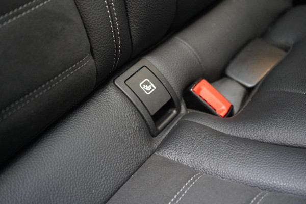 Mercedes-Benz C-Klasse 250 Premium Plus | Panoramadak | Navigatie | Stoelverwarming | Parkeersensoren