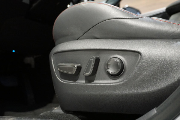 Toyota RAV4 2.5 Plug-in Hybrid AWD Bi-Tone Plus + DODEHOEK / JBL / 360 CAMERA