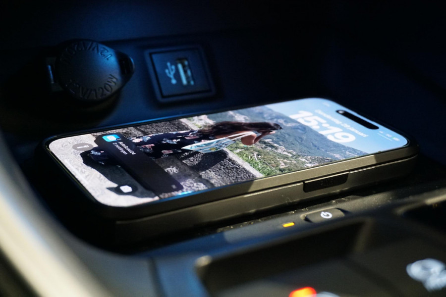 Toyota RAV4 2.5 Plug-in Hybrid AWD Bi-Tone Plus + DODEHOEK / JBL / 360 CAMERA