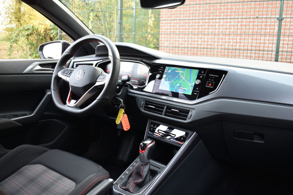 Volkswagen Polo 2.0 TSI GTI TSI 210PK DSG GTI-SPORT IQ-LIGHT/PDC/CARPLAY FABRIEKS GARANTIE