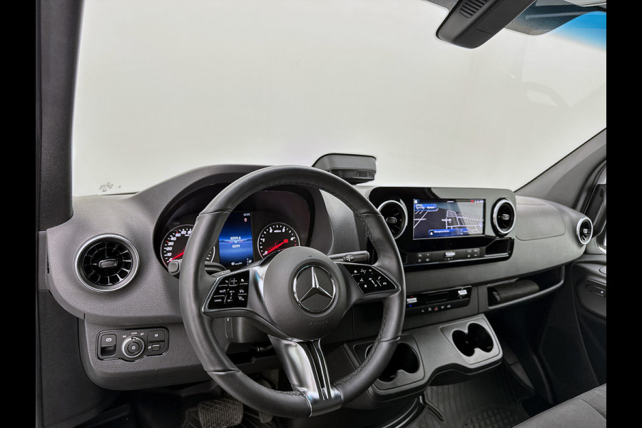 Mercedes-Benz Sprinter 319 1.9 Pro L2H1 3500kg trekhaak Distronic Navigatie Led Stoelverwarming Comfortstoel Betimmering