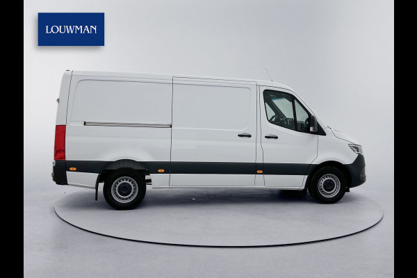 Mercedes-Benz Sprinter 319 1.9 Pro L2H1 3500kg trekhaak Distronic Navigatie Led Stoelverwarming Comfortstoel Betimmering