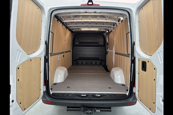 Mercedes-Benz Sprinter 319 1.9 Pro L2H1 3500kg trekhaak Distronic Navigatie Led Stoelverwarming Comfortstoel Betimmering