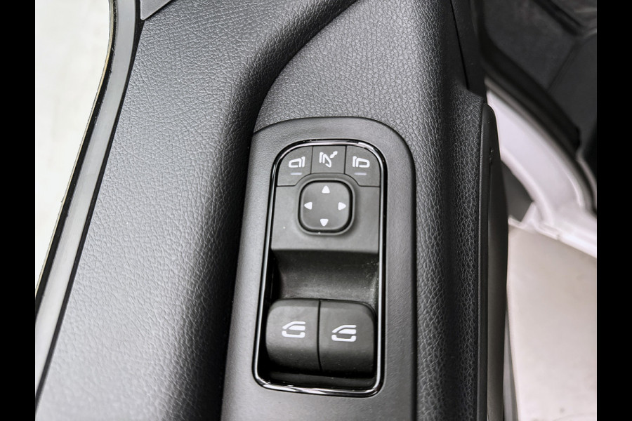 Mercedes-Benz Sprinter 319 1.9 Pro L2H1 3500kg trekhaak Distronic Navigatie Led Stoelverwarming Comfortstoel Betimmering