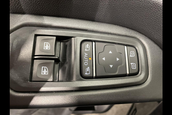 Renault Trafic 2.0 DCi 150pk T30 L2H1 Advance Navigatie Airco Lichtmetalen velgen Betimmering Trekhaak Camera Parkeer sensoren Dab